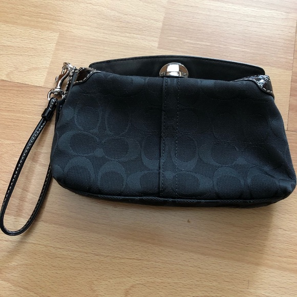 Coach Handbags - Coach Fabric w. Patent Leather Trim Clutch